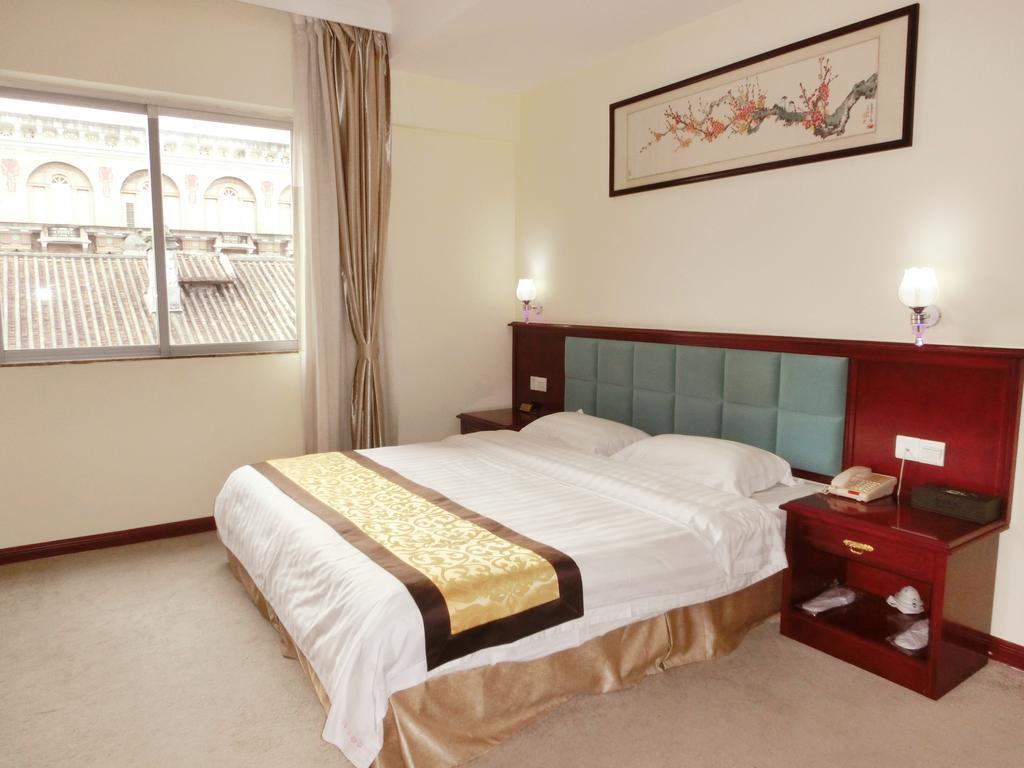 Guangdong Oversea Chinese Hotel Guangzhou Exterior photo